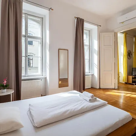 Bajcsy Boulevard Loft * בודפשט
